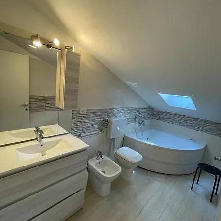 La Rotonda Apartment *